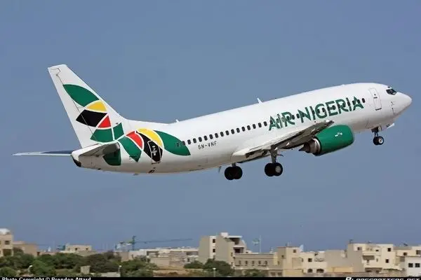 انفجار موتور هواپیمای مسافربری