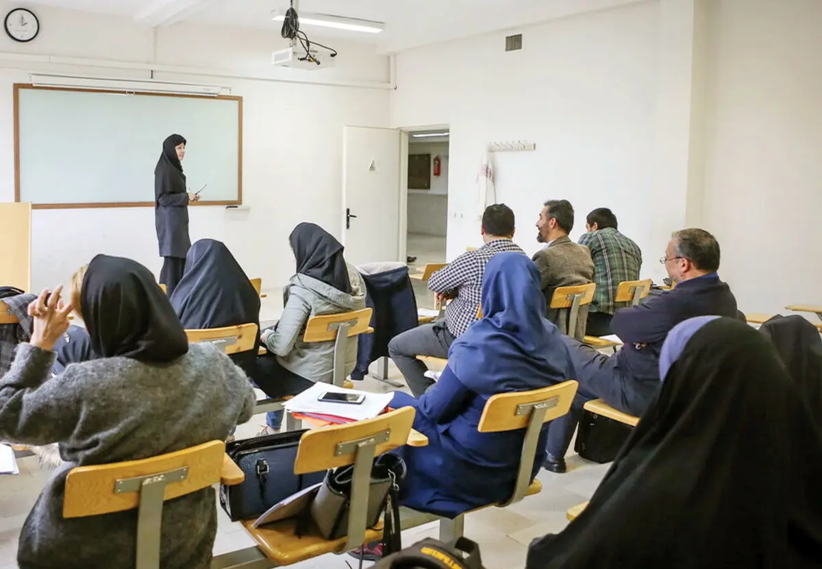 معاون آموزشی وزارت علوم: به دنبال حضوری شدن کلاس‌های درس و امتحانات هستیم 