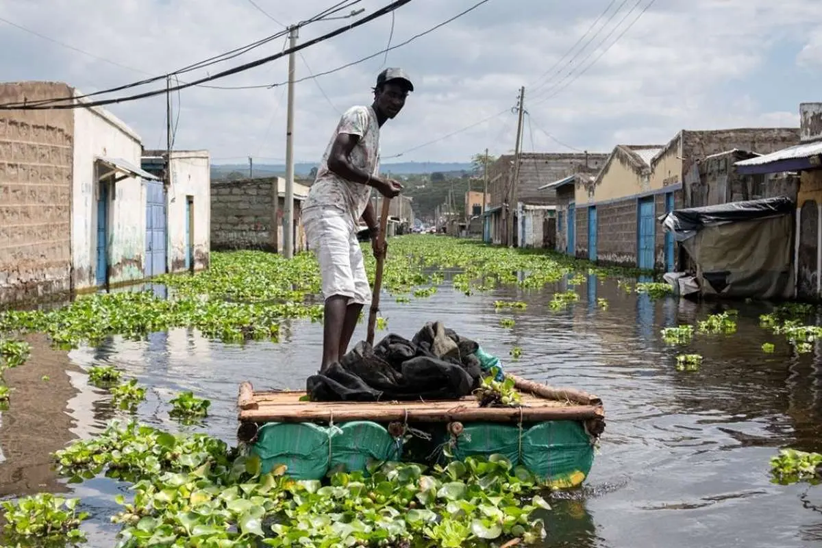 تصاویر؛ یک روستا در کنیا در پی طغیان دریاچه زیر آب رفت