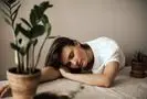سندرم خستگی مفرط؛ چگونه خلأهای هفت‌گانه انرژی خود را پر کنیم؟