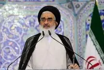 خطیب نماز جمعه قم: تنگه هرمز وارد دوران تازه ای با نظم جدید شده است