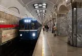 ببینید؛ عبور قطار مترو از روی کالسکه نوزاد 