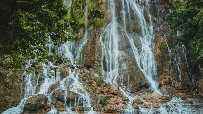 آخرین پیشنهاد تابستانه؛ 5 آبشار نزدیک تهران برای سفر چند ساعته