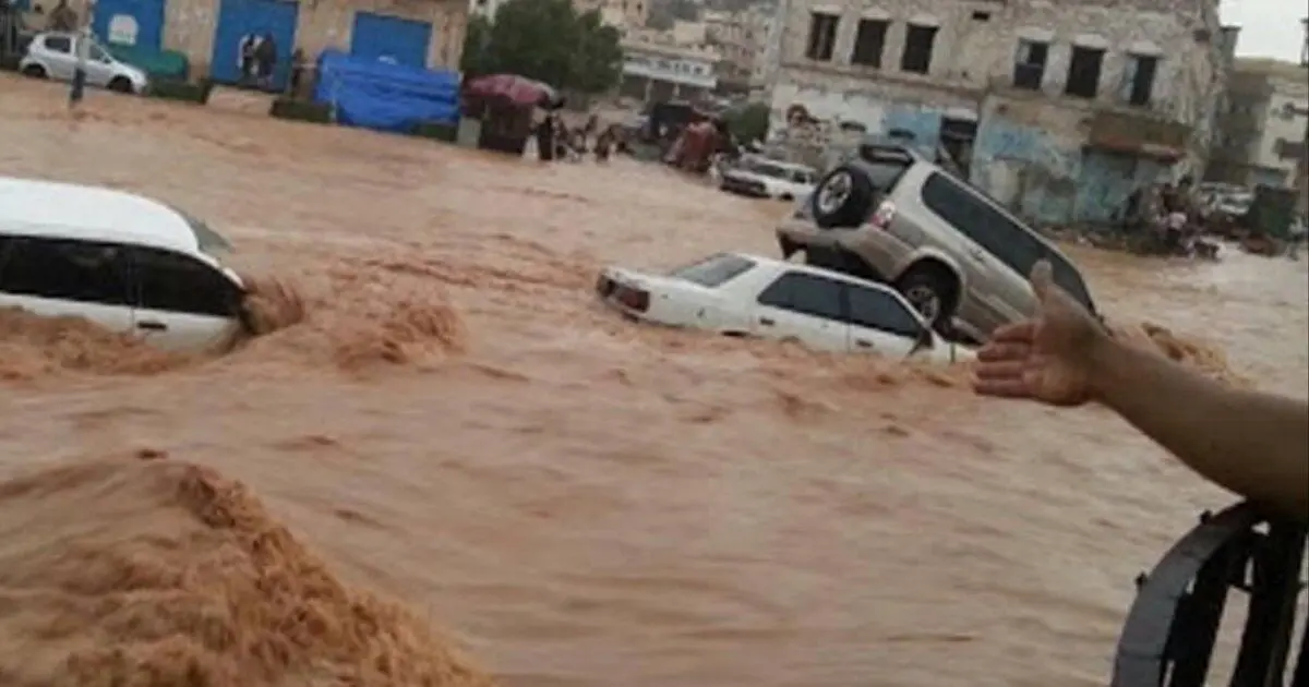 ببینید؛ باران‌های سیل‌آسا حومه عدن را ویران کرد