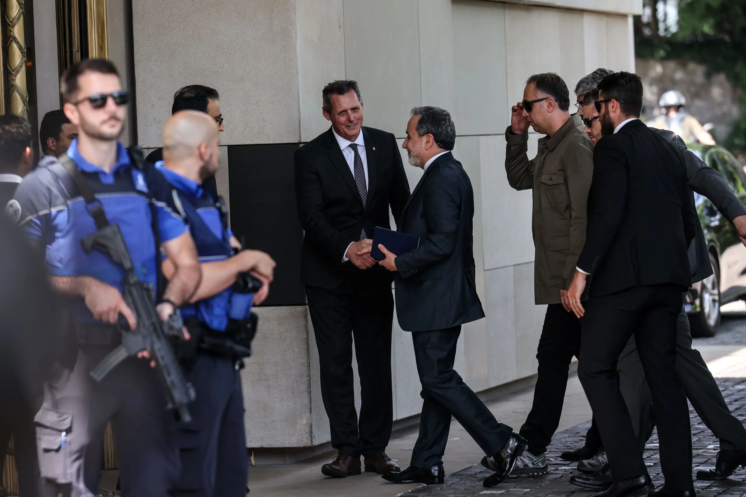 مذاکرات ایران و آمریکا؛ چرا از مسقط به ژنو رفت؟