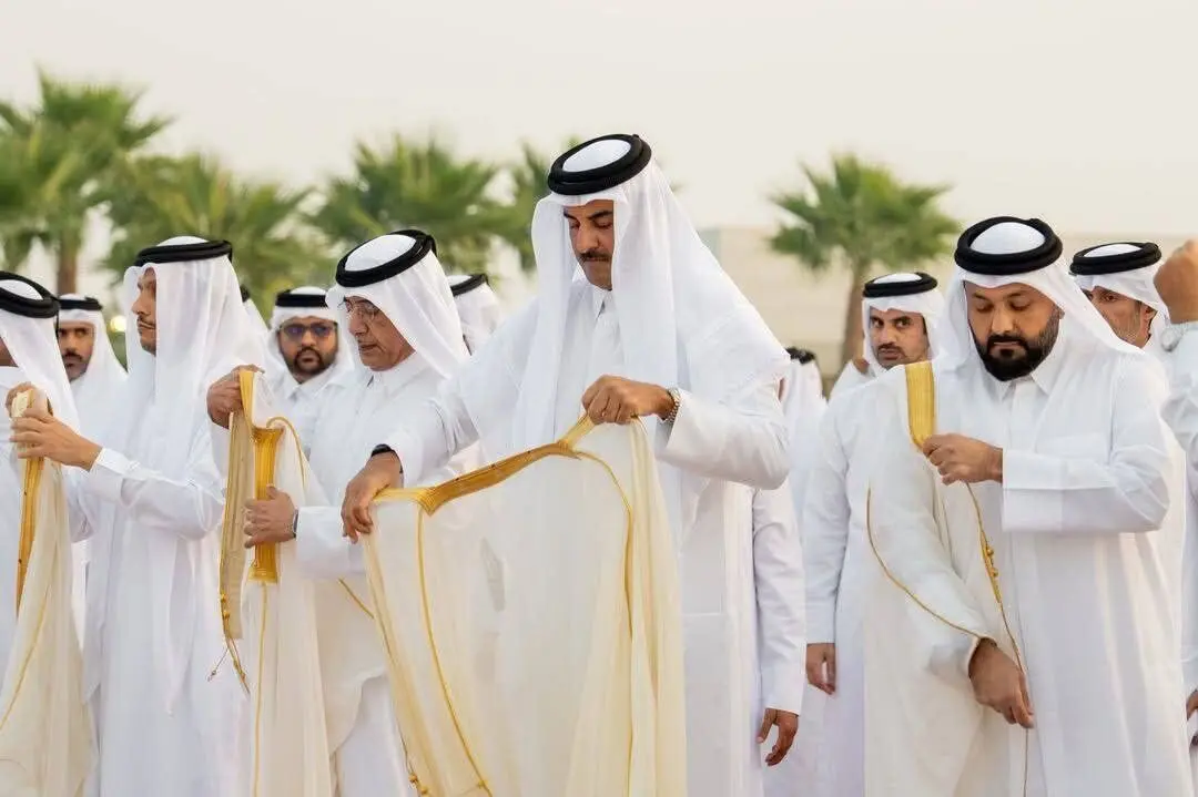شرکت امیر قطر در نماز باران