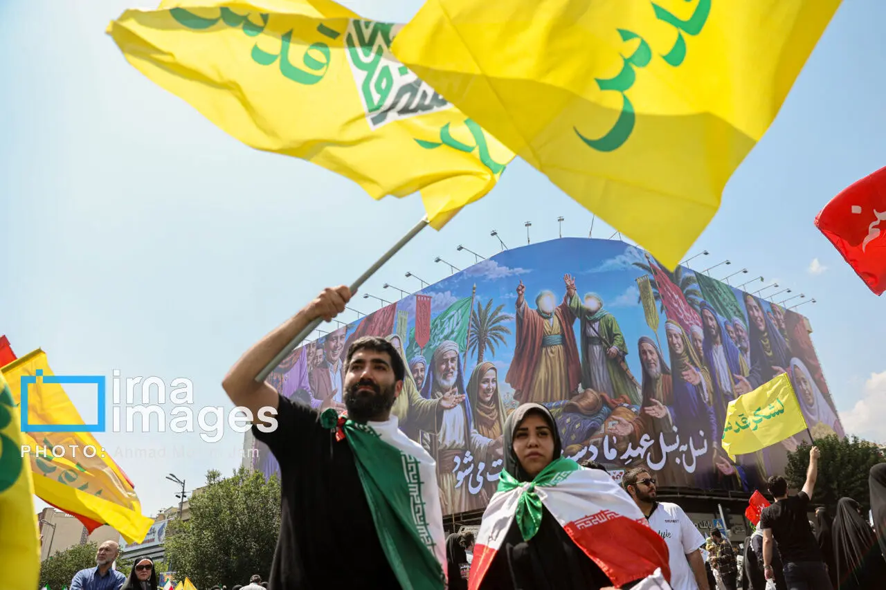 تصاویر؛ حاشیه‌هایی از نماز جمعه تهران پس از حمله اسرائیل به پایتخت