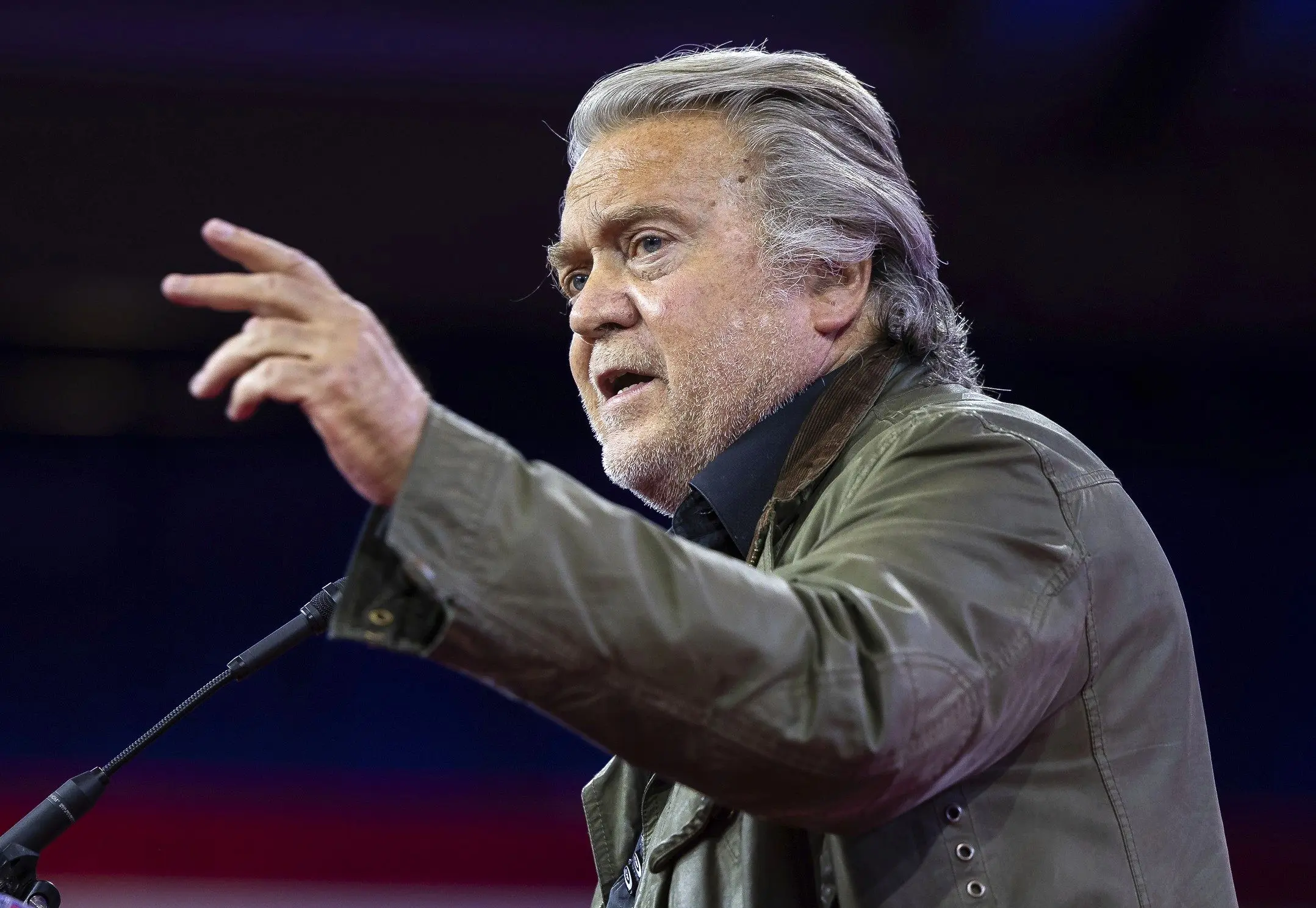  استیو بنن: تهران مشکل ما نیست، مشکل ما مینیاپولیس است