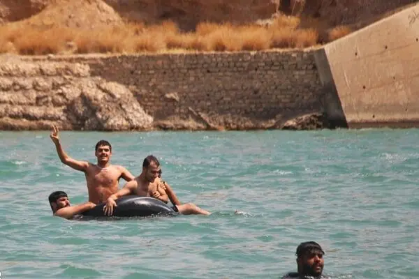 تصاویر؛ آب‌تنی تابستانی در خوزستان