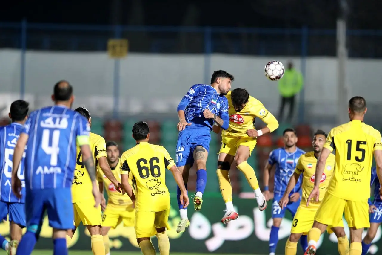 کارشناسی داوری صحنه‌های مشکوک بازی استقلال-فجرسپاسی؛ پنالتی بود؟!