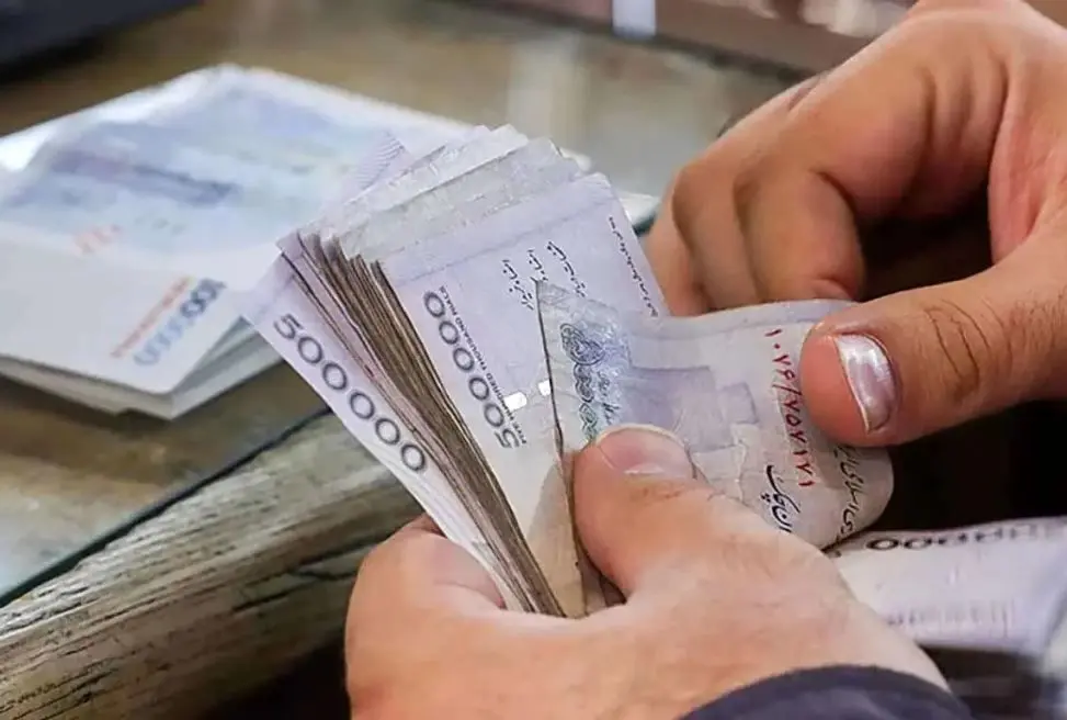 با کارمزد ۴ درصد و میانگین حساب یک ماهه وام بگیرید