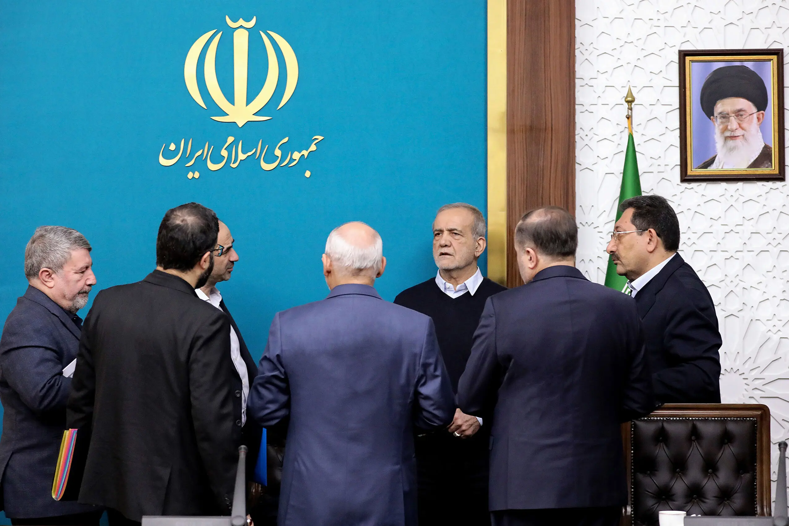 آقای پزشکیان متخصص ناب وجود ندارد/ این‌همه دل به کسانی ندهید که خود را متخصص جا می‌زنند 
‌
