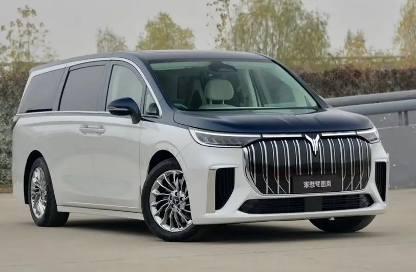 وویا دریم؛ ملاقات با مدرن‌ترین ون وارداتی بازار ایران