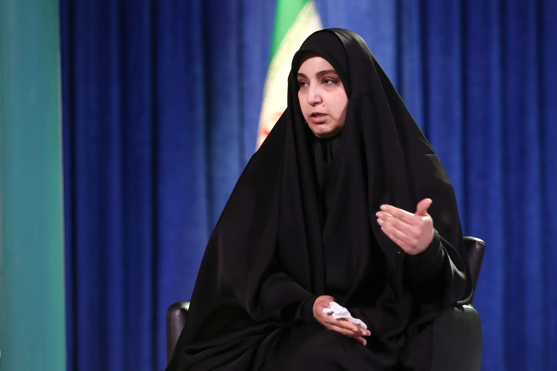 انتقاد دوباره نرجس سلیمانی از زاکانی: شهردار مجوزی برای استخدام هم‌فکران خود گرفته؟ 