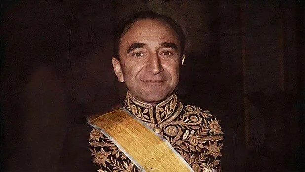 اسدالله علم، مرد متنفذ دربار پهلوی