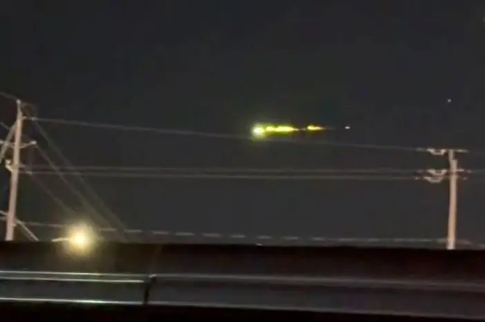 پشت پرده نورهای عجیب آسمان