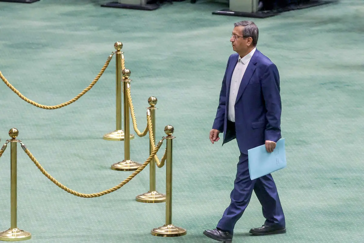 جنجالی که همتی به پا کرد!