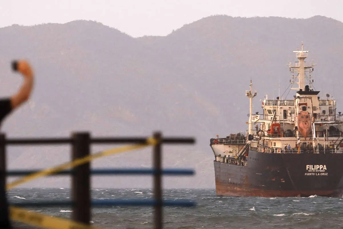 ادعای رویترز: آمریکا برای مقابله با نفتکش‌های حامل نفت ونزوئلا و ایران آماده می‌شود