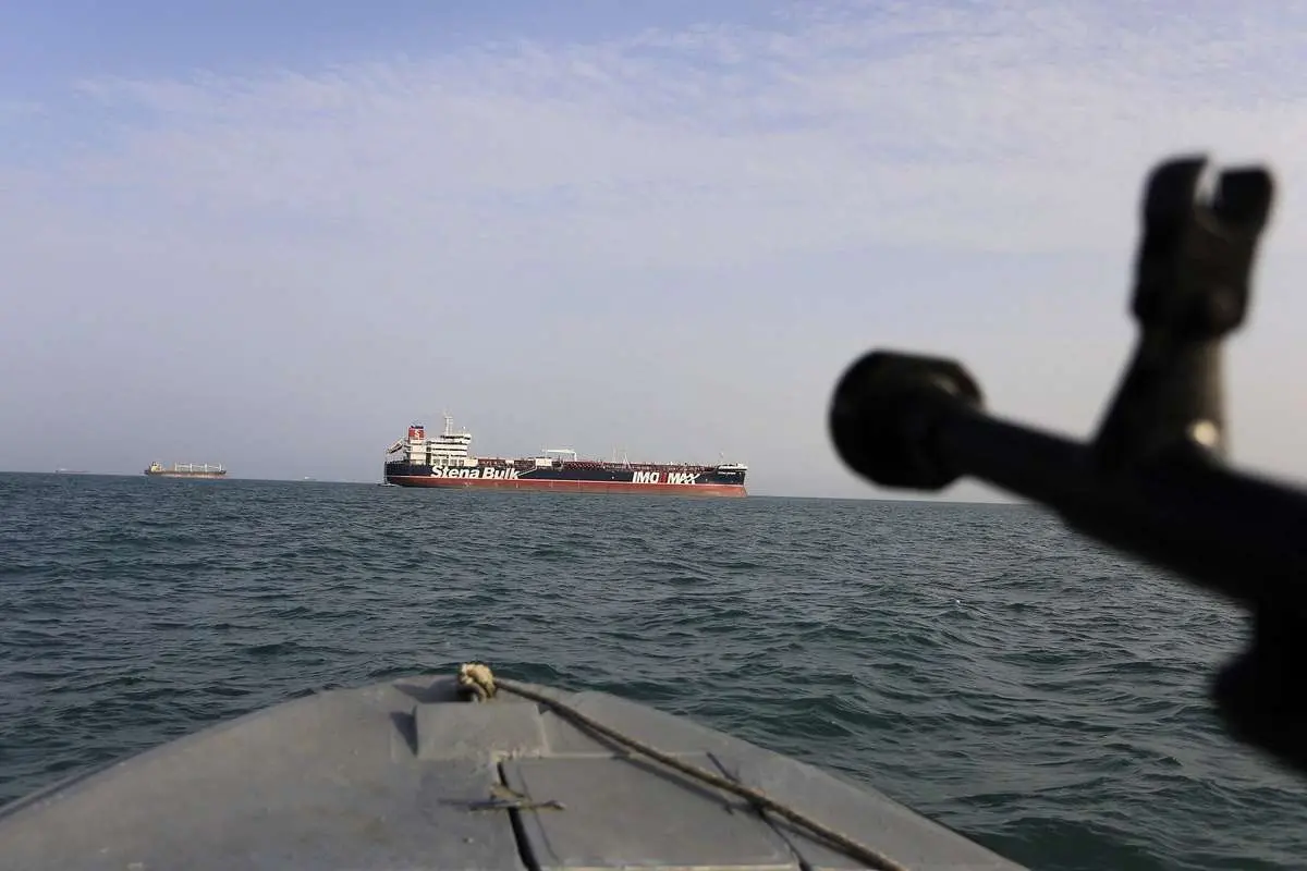 دو فروند شناور در آب‌های خلیج فارس توقیف شدند