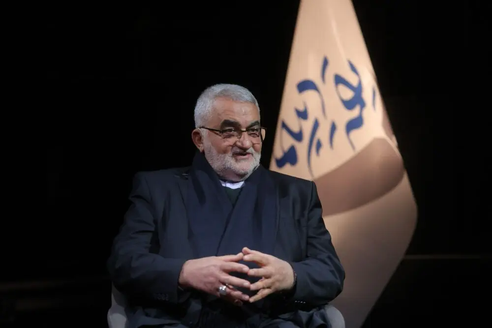 بروجردی: مجموعه تحریم‌های اروپا و آمریکا شدیدتر از ۶ قطعنامه سازمان ملل است
