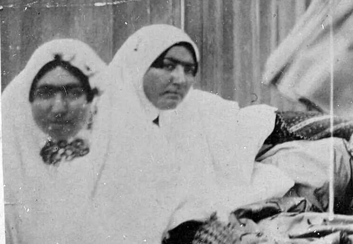 تصاویر؛ از «جمع زن‌های عقدی ناصرالدین شاه» تا «برنج شستن کنار طاق بستان»