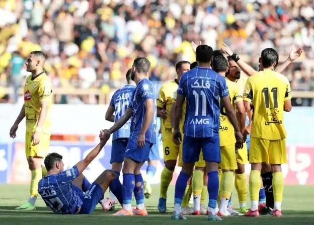 کارشناسی داوری فجر سپاسی مقابل استقلال؛ پنالتی‌ها درست بود؟!