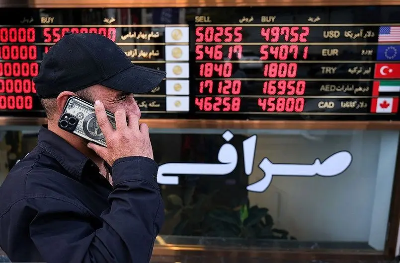 واکنش دلار به احتمال فعالسازی مکانیزم ماشه