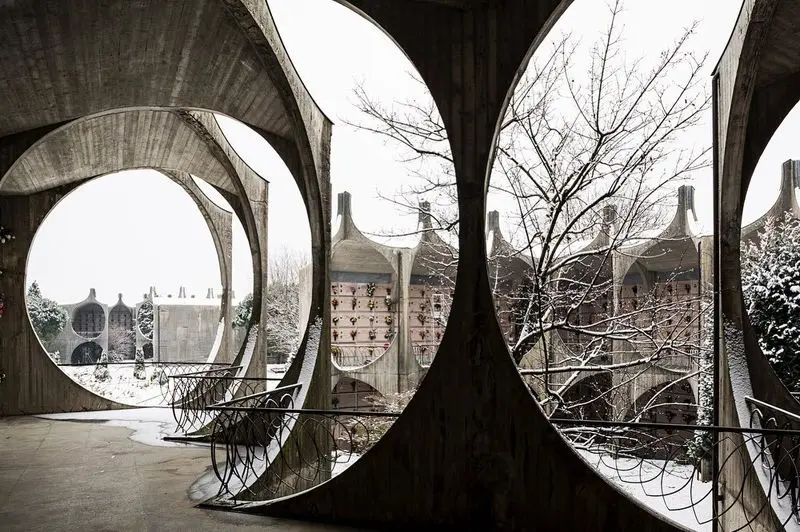  آرامستان بوستو آرتسیزیو