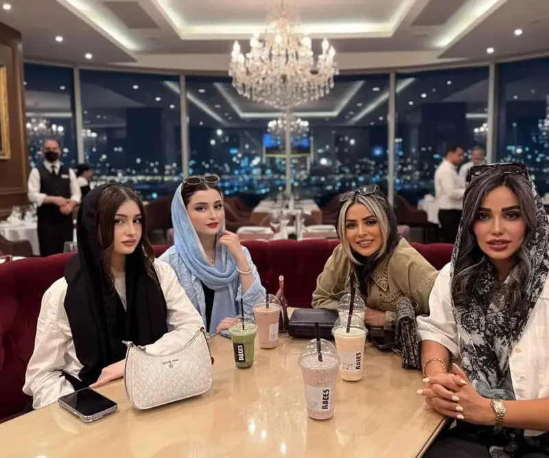 سارا و نیکا فرقانی 