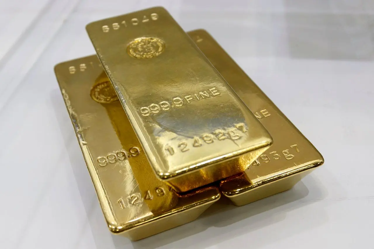 ریزش طلای جهانی با تقویت دلار
