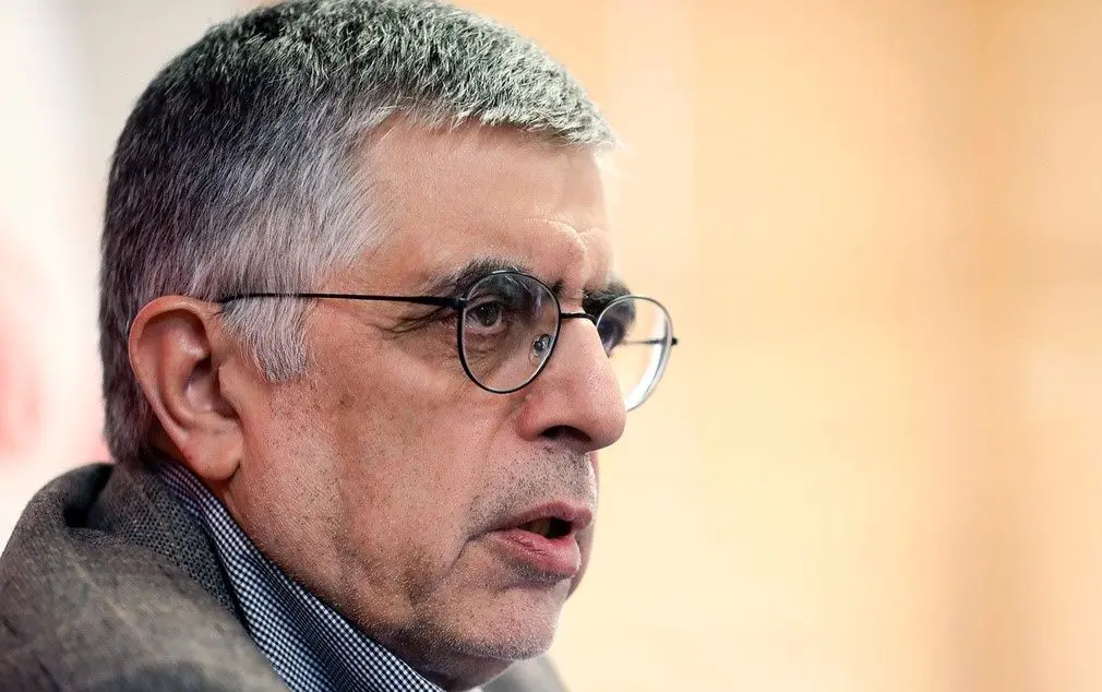 کرباسچی: پزشکیان باید نقش «هاشمی در پایان جنگ» را ایفا کند؛ خدمت رهبری برود و اختیار کامل را بگیرد
