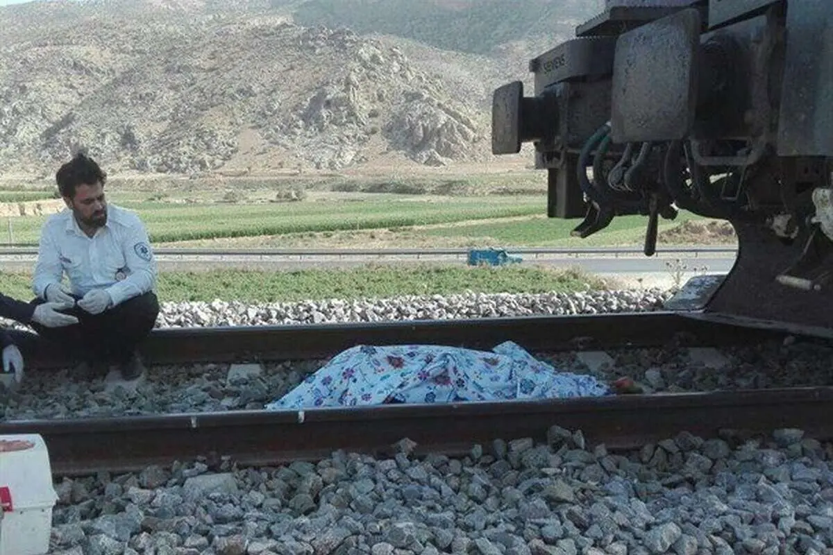 برخورد مرگبار عابر پیاده با قطار در تاکستان