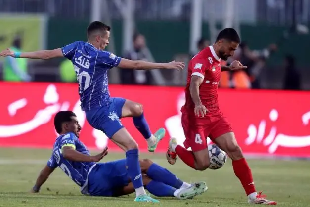 بازسازی در مراحل پایانی؛ استقلال و پرسپولیس کی در آزادی بازی می‌کنند؟