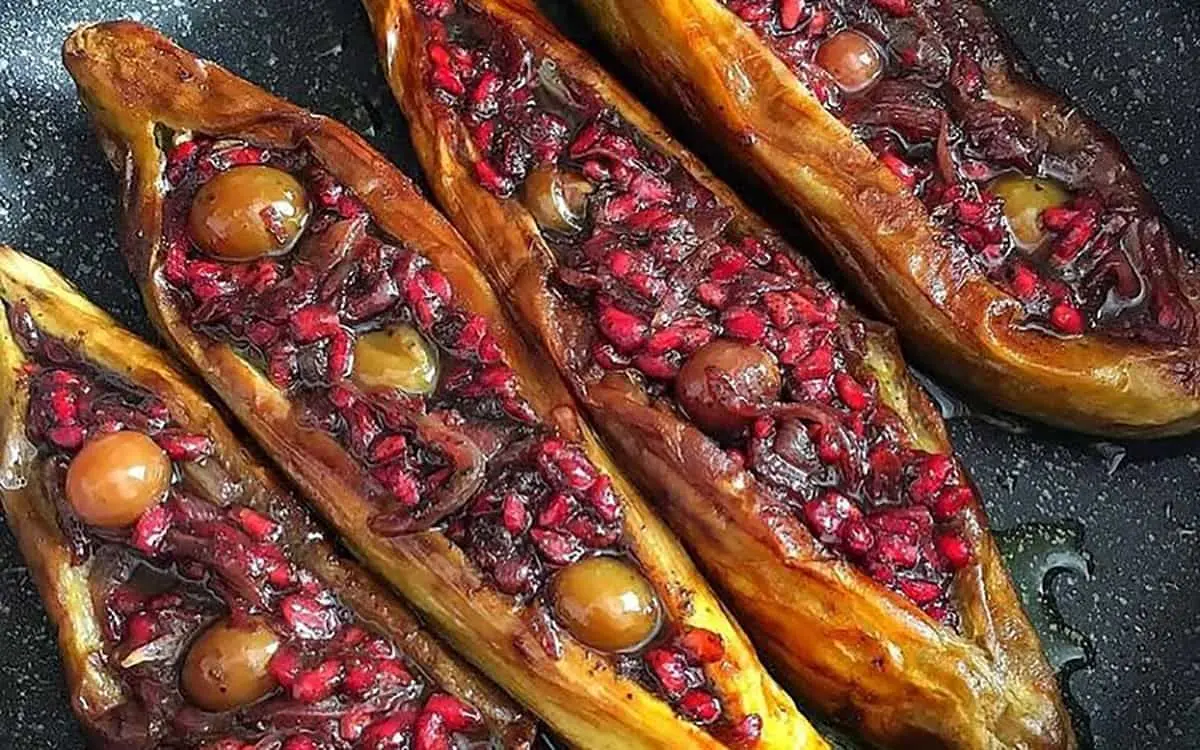 ببینید؛ طرز تهیه بادمجان شکم پر شمالی