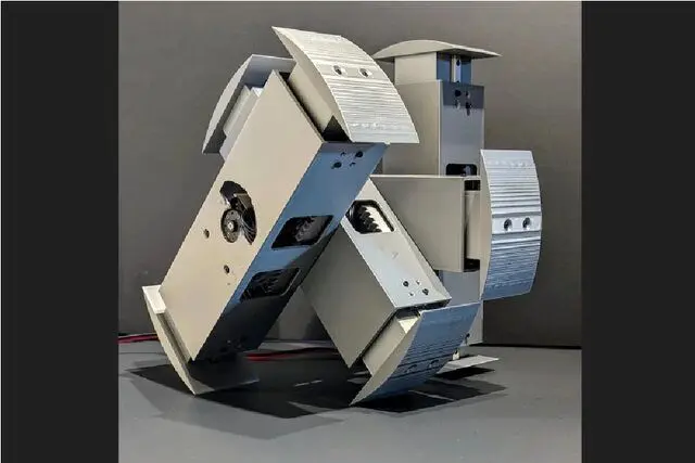 ربات دوست‌داشتنی کریستوفر نولان زنده شد