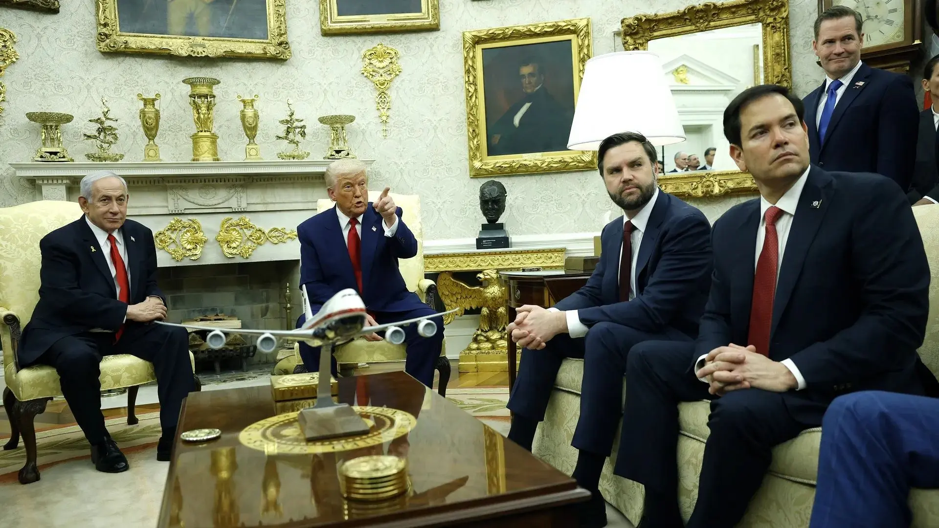 اختلافها درون تیم ترامپ؛ از دو راهی دیپلماسی تا برخورد نظامی با ایران