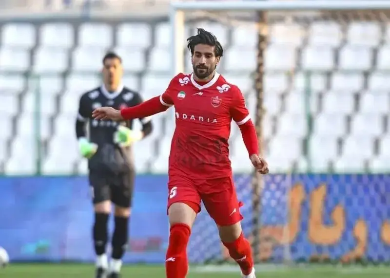 اقدام سپاهان برای جذب ستاره پرسپولیس یک هفته مانده به لیگ!