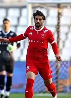 اقدام سپاهان برای جذب ستاره پرسپولیس یک هفته مانده به لیگ!