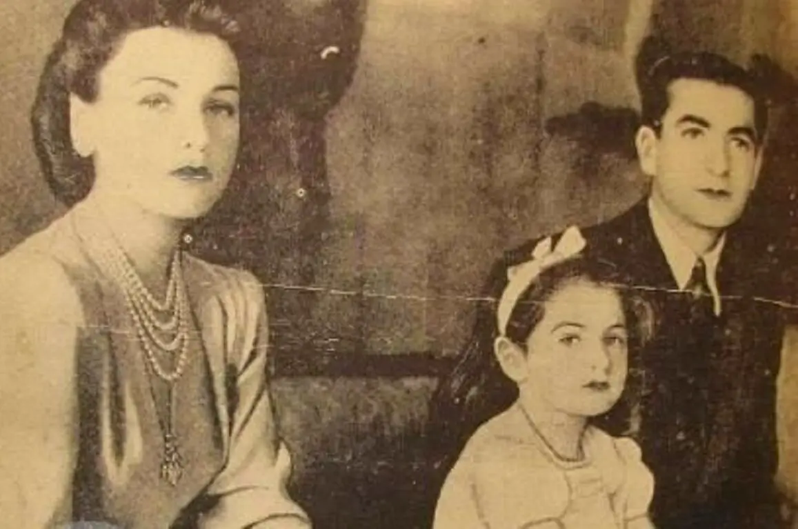 جنگ تمام شد؛ زندگی شاه و ملکه به رسانه‌ها آمد 