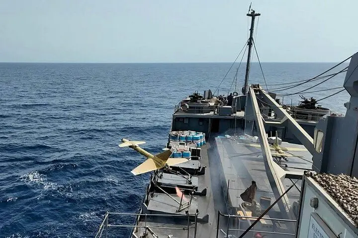 اطلاعیه ۱۵ارتش/ هجوم گسترده پهپادی نیروی دریایی به پایگاه های آمریکایی