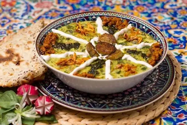 طرز تهیه آش بادمجان ملایری؛ آش لذیذ و دلچسب 