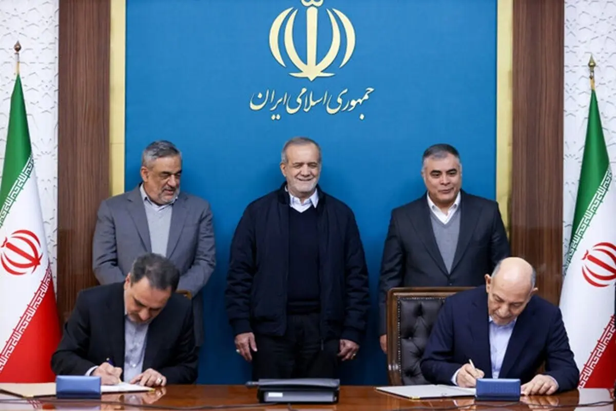 امضای قرارداد سرمایه‌گذاری 2 میلیارد دلاری در صنعت نفت ایران

