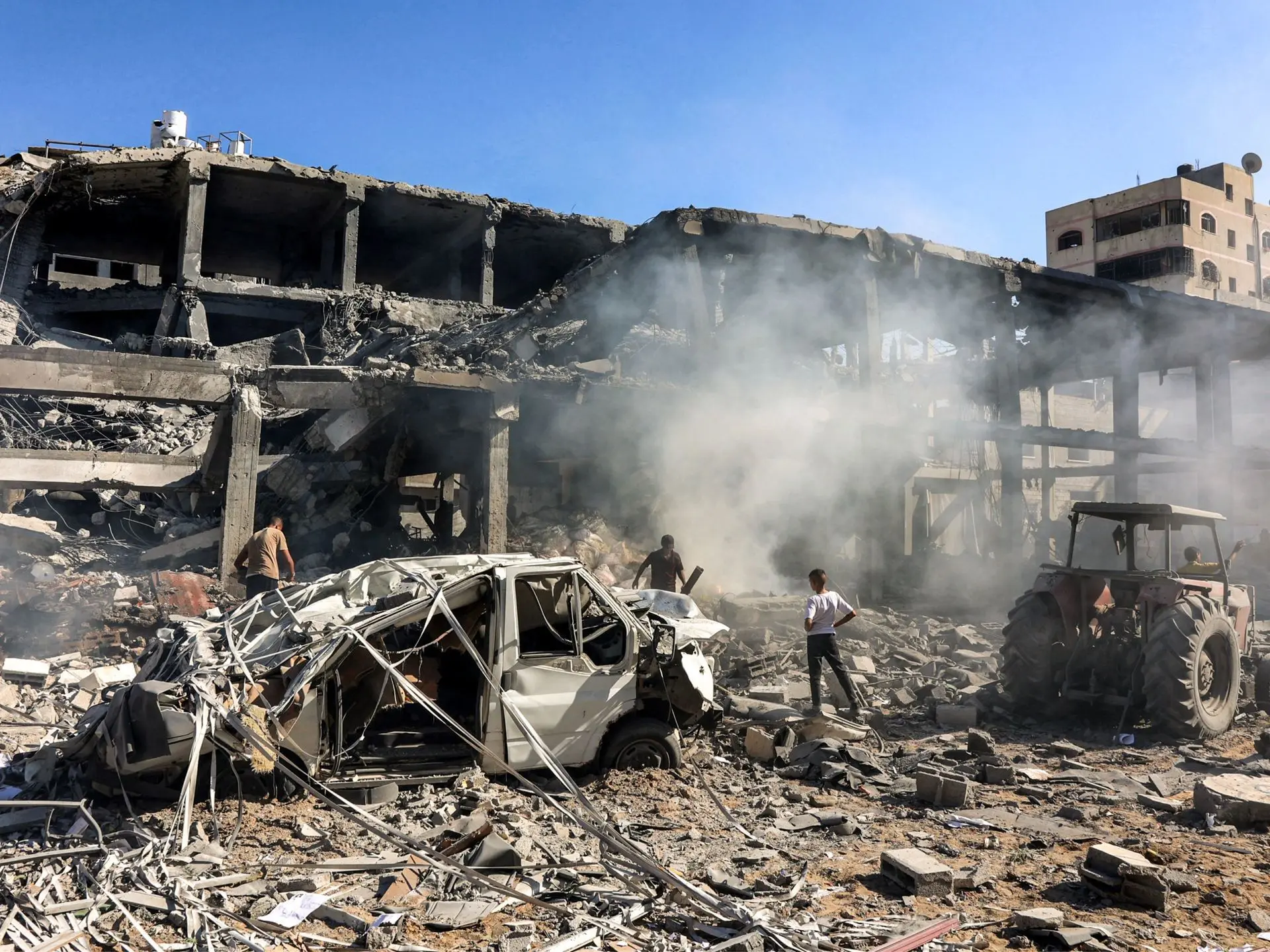 لحظه انهدام ساختمان دانشگاه اسلامی غزه