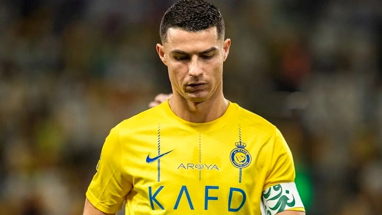 ببینید؛ واکنش جالب رونالدو پس از برخورد ناخواسته با یک ویلچرنشین
