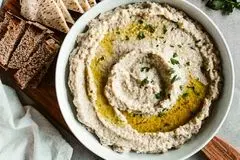 طرز تهیه دیپ بادمجان خامه‌ای؛ یک پیش‌غذای جذاب 