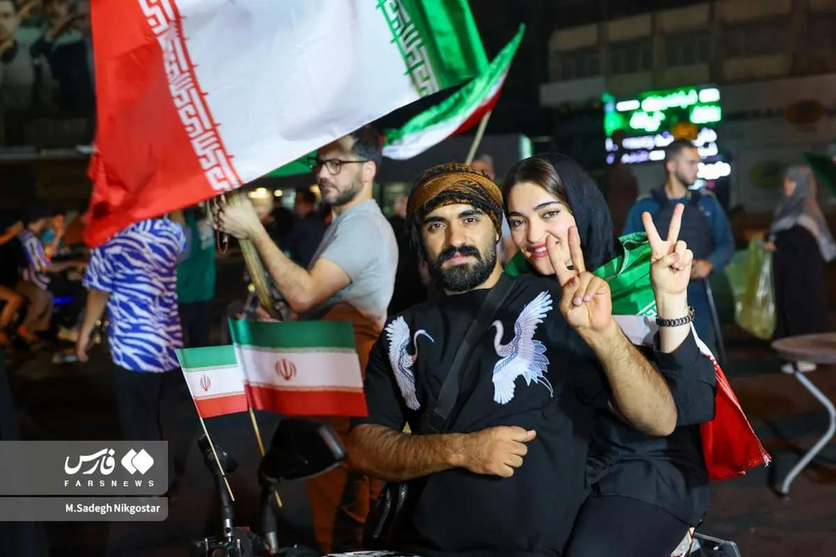 تصاویر؛ شادی تهرانی‌ها پس از حمله ایران به پایگاه آمریکا