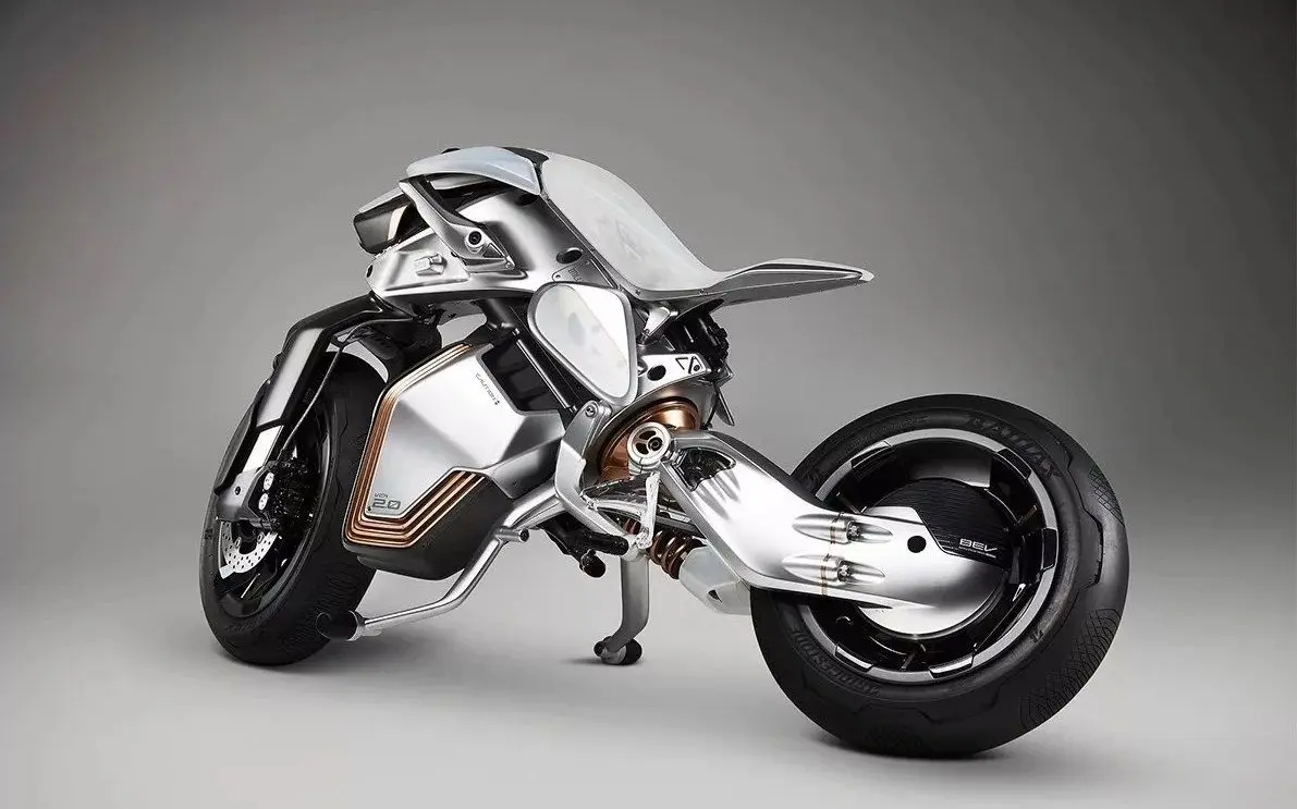 یاماها MOTOROiD: موتورسیکلت هوشمندی که جاده‌ها را تسخیر می‌کند!