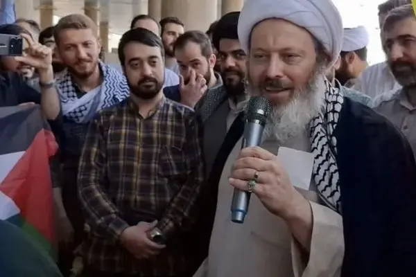 تصاویری از استقبال از غلامرضا قاسمیان پس از ورود به کشور