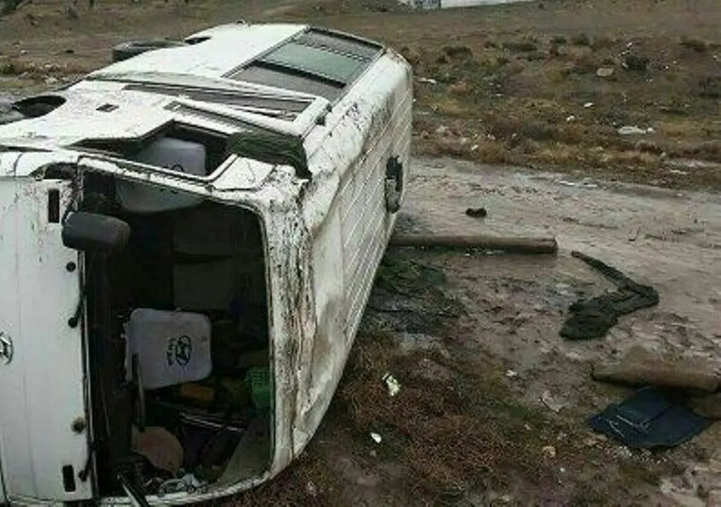  واژگونی ون زائران ایرانی در جاده نجف – مهران با ۱۰ مصدوم

