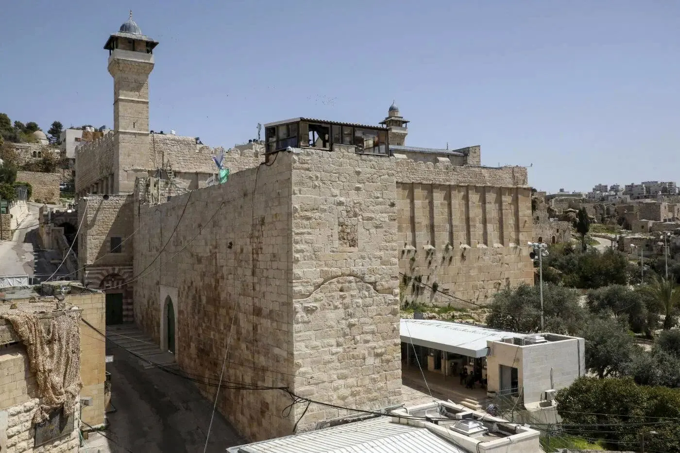 مسجد ابراهیمی کجاست و چرا اهمیت دارد؟